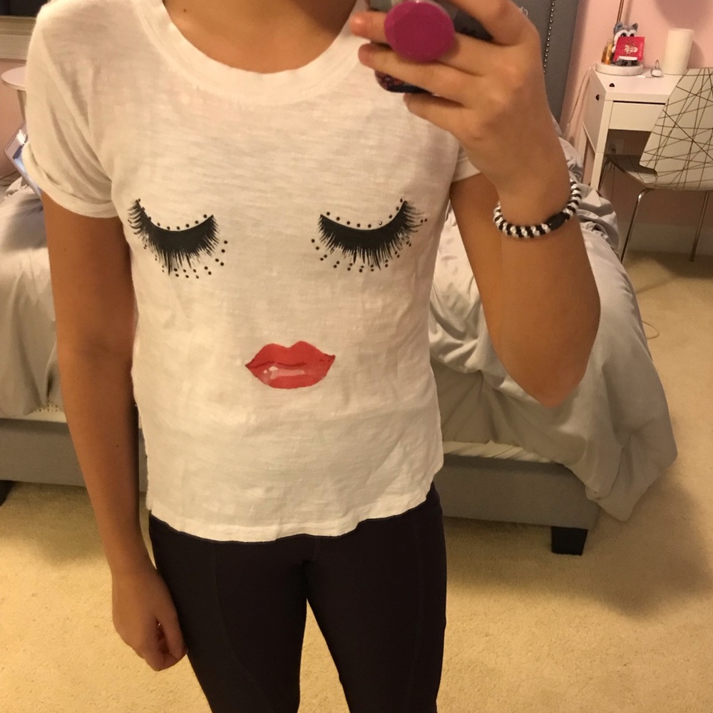 I am selling a t-shirt.